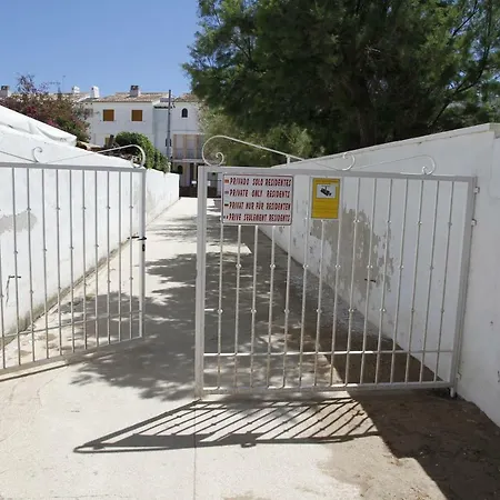 アパート Velas デニア